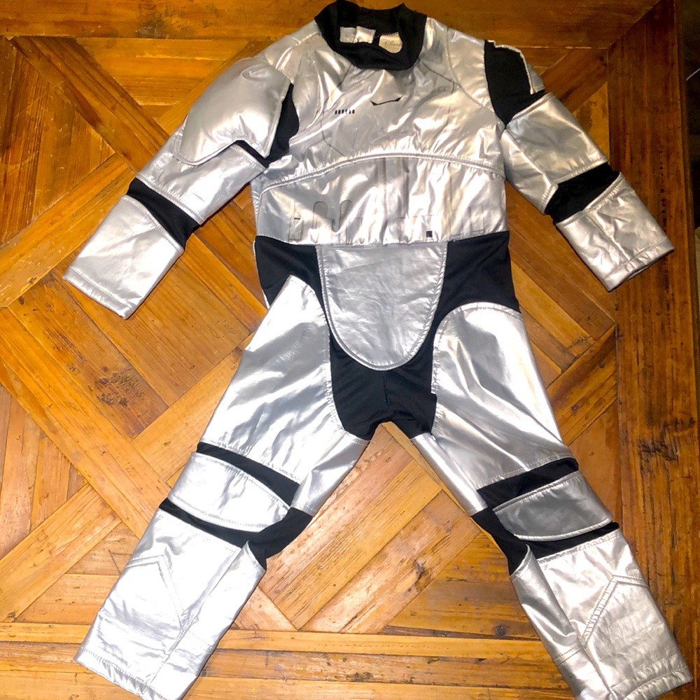 Disney Captain Plasma Silver Star Wars Outfit. Boys size 4